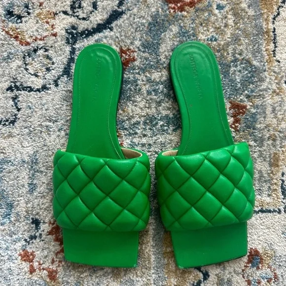 Bottega Veneta Padded Flat Sandal - Picture 2 of 3